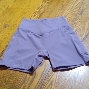 HALARA Women Shorts XS EXTRA SMALL Biker Bike LIGHT Purple Yoga New Athletic